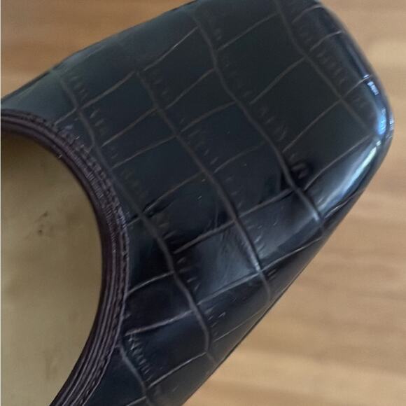 Tahari Enya women's high heels size 7.5. Brown snakeskin. - Picture 7 of 10